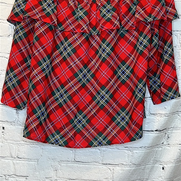 Crown & Ivy Christmas Plaid Top Size Medium Excellent Condition - Picture 10 of 10